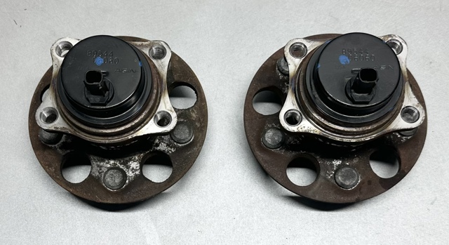 4245006090 TOYOTA Ступица задняя купить в Ирпень