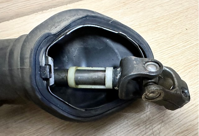 TOYOTA 4526042090 Вал рулевой колонки верхний в наличии Одесса