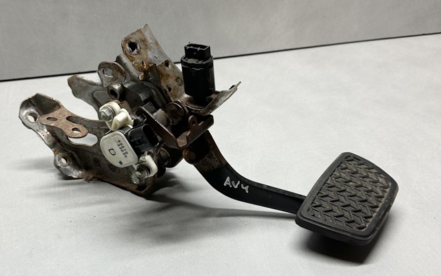 Ппривод тормозного крана 4711006281 TOYOTA
