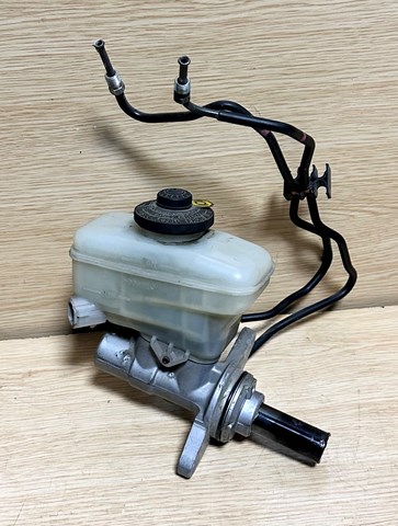 TOYOTA 4720130822 Цилиндр тормозной главный в наличии Черкассы