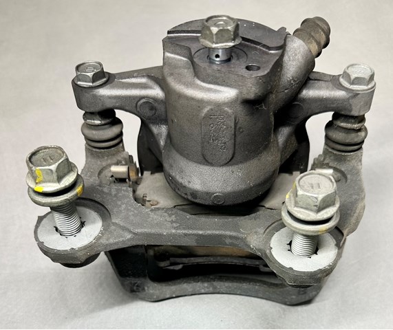 4783030350 TOYOTA Суппорт тормозной задний правый купить в Павлоград