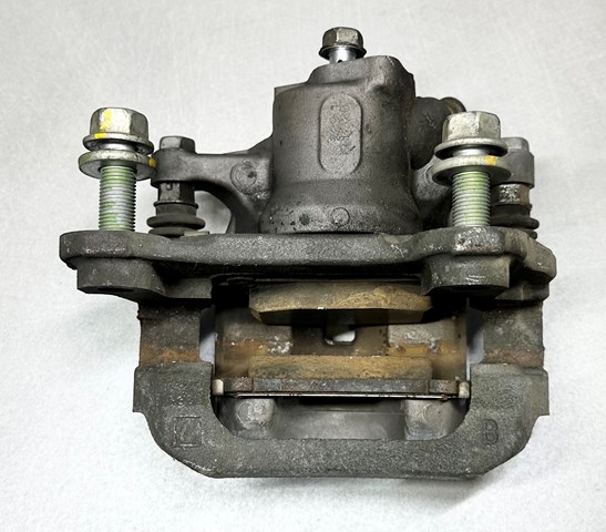 Тормозной суппорт правый задний 4783030350 TOYOTA