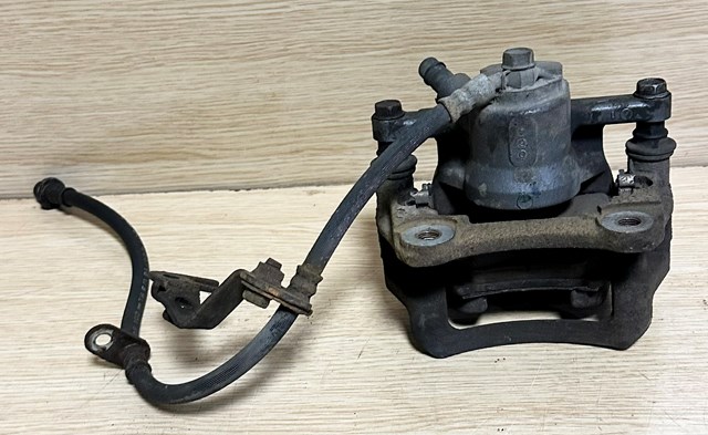 4783048110 TOYOTA Суппорт задний правый купить в Львов