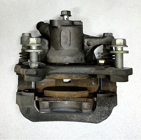 Суппорт тормозной левый задний 4785030350 TOYOTA