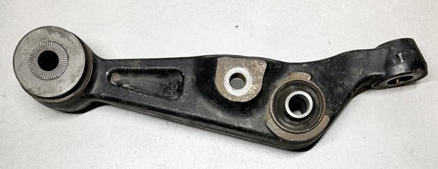 4862050080 Toyota Рычаг передней подвески нижний правый