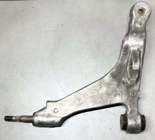 Рычаг передний нижний левый 4864030300 TOYOTA