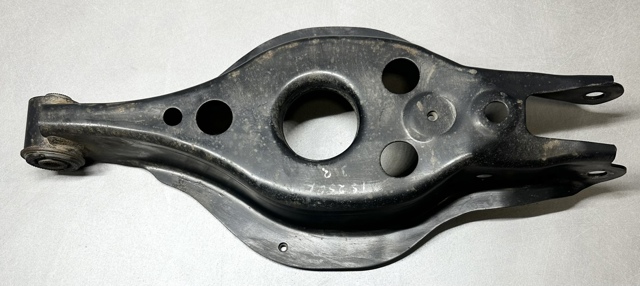 4873030140 TOYOTA Рычаг задней подвески нижний левый купить в Кривой Рог