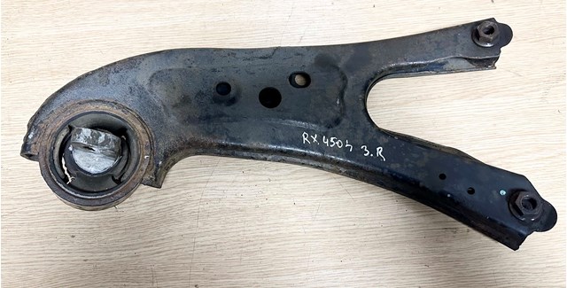 TOYOTA 4876048060 Рычаг (тяга) задней подвески продольный нижний правый в наличии Николаев
