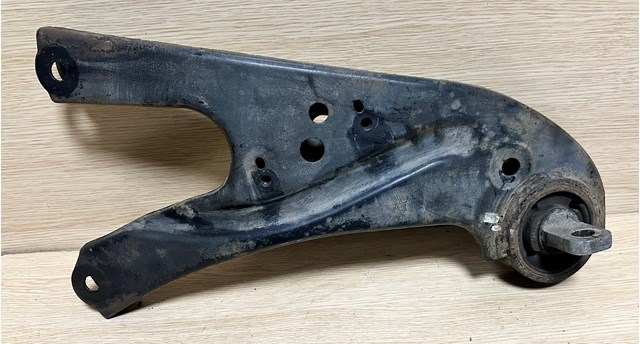 TOYOTA 4876048060 Рычаг (тяга) задней подвески продольный нижний правый в наличии Одесса