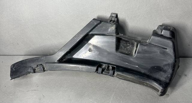 Решетка бампера переднего внутренняя правая 5282153030 TOYOTA