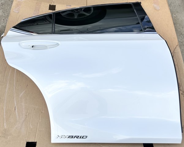 Дверь пассажирская задняя правая 6700333300 TOYOTA
