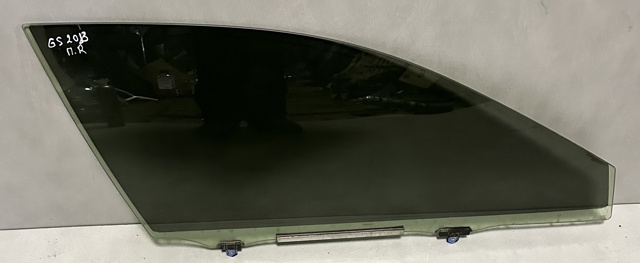 Стекло пассажирской двери 6810130830 TOYOTA