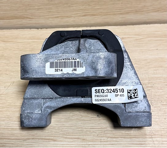 Левая опора двигателя 68245568AA CHRYSLER