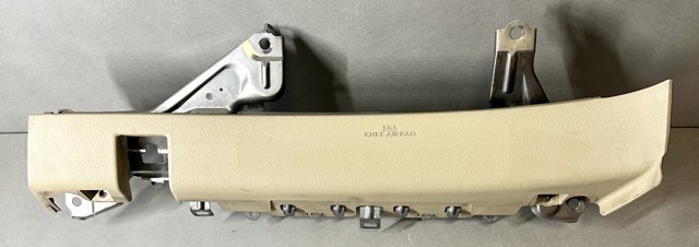 Подушка безопасности защиты коленей 7390050030A0 TOYOTA
