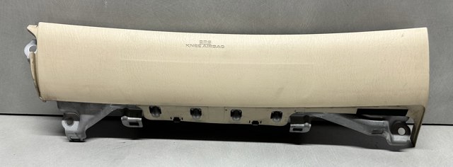 Подушка безопасности (AIRBAG) пассажирская, защиты коленей 7399030020A0 TOYOTA