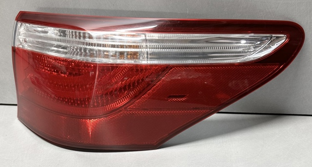 8155150160 TOYOTA Фонарь задний правый внешний купить в Житомир