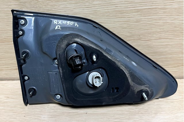 8158148120 TOYOTA Фонарь задний правый внутренний купить в Чернигов