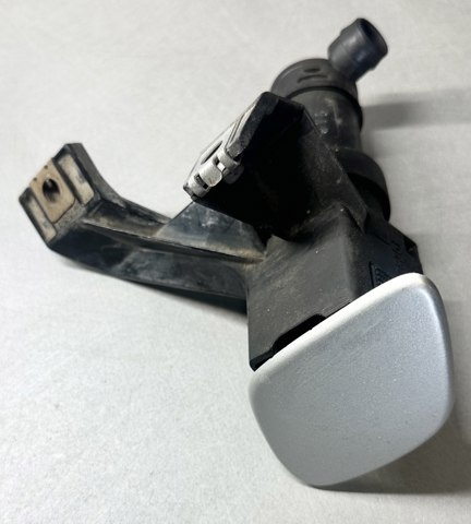 Сопло омывателя фары передней, левой 8520848020 TOYOTA