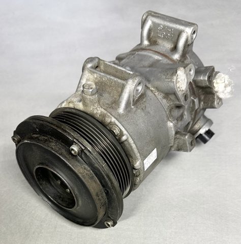 Насос кондиционера 8831006240 TOYOTA