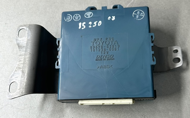 Блок комфорта 8967053010 TOYOTA