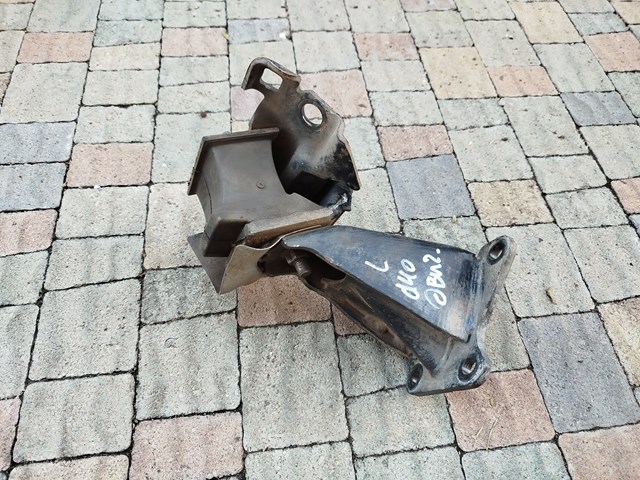 Кронштейн подушки (опоры) двигателя, левой 11233EB300 NISSAN