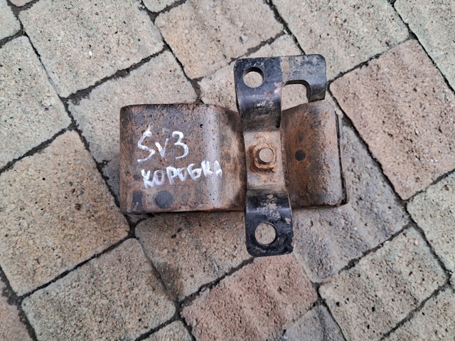 Подушка двигателя 1171065D03 SUZUKI