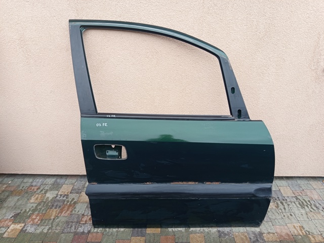 Пассажирская передняя дверь 124538 OPEL