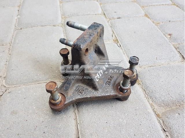 Кронштейн подушки (опоры) двигателя, правой 216702B000 HYUNDAI