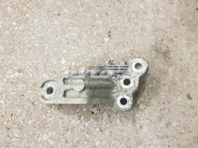 Кронштейн подушки (опоры) двигателя, правой 218152H200 HYUNDAI