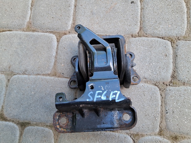 Опора КПП 2183026000 HYUNDAI
