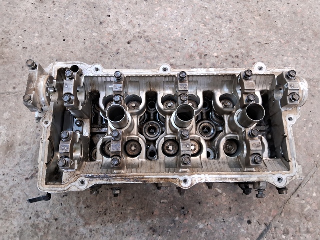 Головка двигателя 22100372B0 HYUNDAI