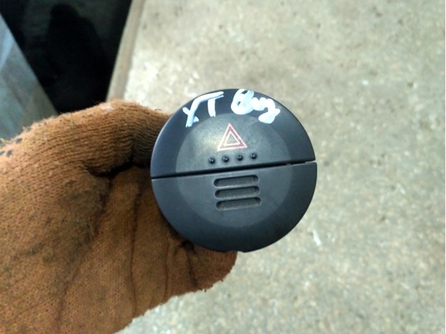 Кнопка аварийного сигнала 25290EQ000 NISSAN