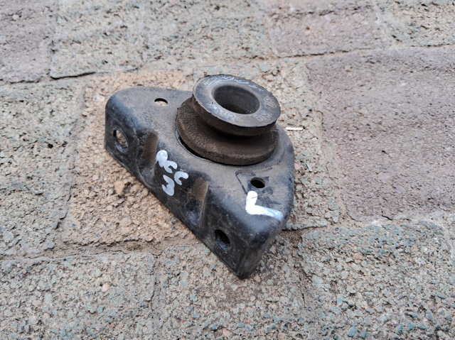 Подушка радиатора охлаждения 253331R100 HYUNDAI