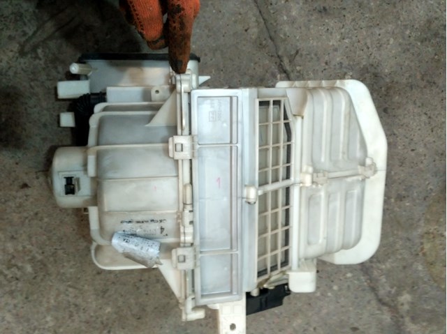 Мотор вентилятора печки (отопителя салона) 272009H600