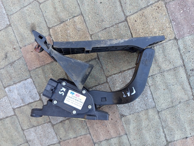 Педали газа 327002S100 HYUNDAI