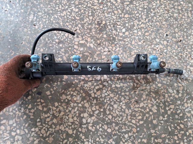 HYUNDAI 3530438300A Распределитель топлива (рампа) в наличии Одесса