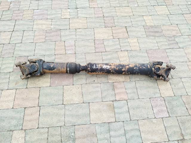 Вал карданный к переднему мосту 372000W700 NISSAN