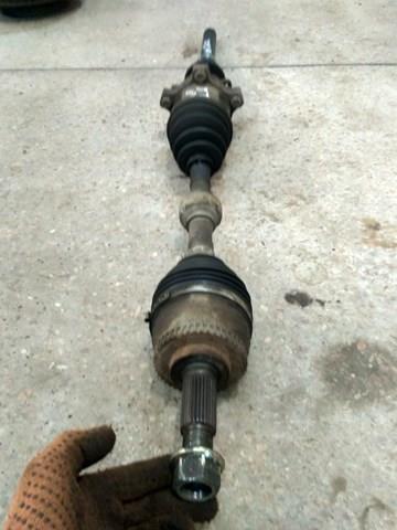 Полуось передняя, правая 391008H712 NISSAN