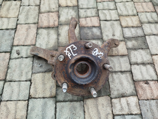 Цапфа - поворотный кулак передний, левый 400158H300 NISSAN