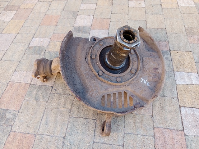 Цапфа поворотного кулака 4320234011 TOYOTA
