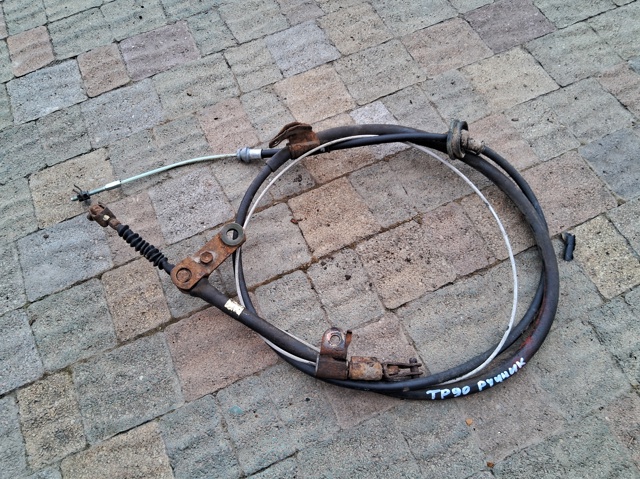 Трос ручника передний 4641060690 TOYOTA