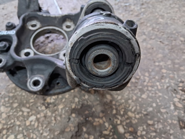 Цапфа - поворотный кулак задний, левый 52215SWAA00 HONDA