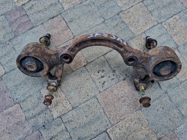 Кронштейн/траверса заднего редуктора, задняя 5391026200 HYUNDAI