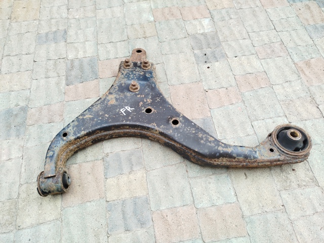 HYUNDAI 545012E100 Рычаг передней подвески нижний правый в наличии Хмельницкий