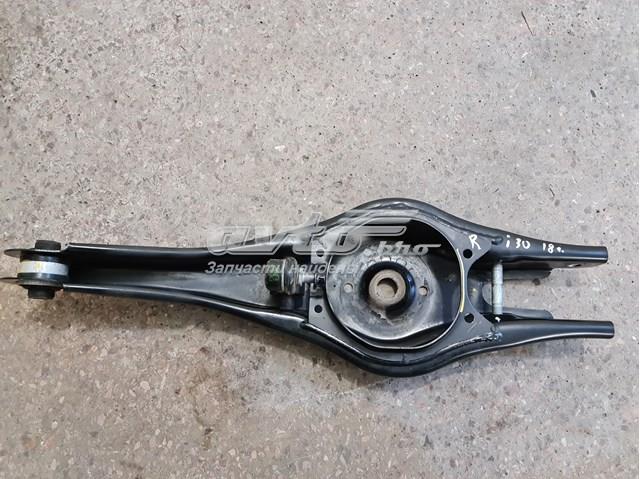 Рычаг задней подвески нижний, правый 55220G4AA0 HYUNDAI