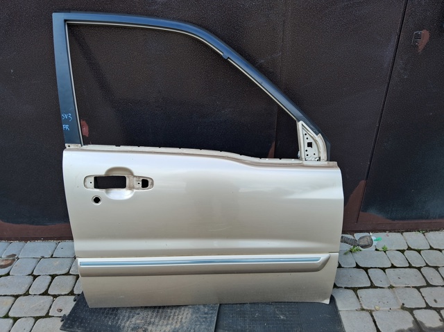 Пассажирская передняя дверь 6800165831 SUZUKI
