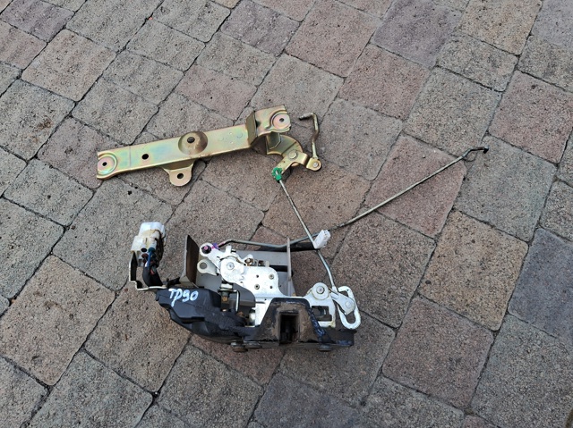 TOYOTA 6911060130 Замок крышки багажника (двери 3/5-й задней) в наличии Ровно