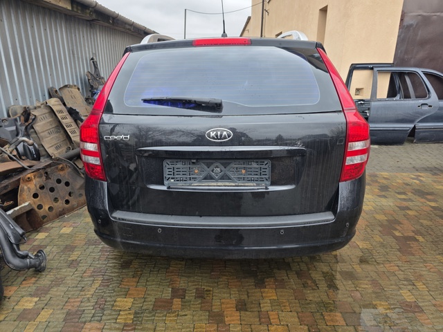 Задняя дверь 737001H500 HYUNDAI
