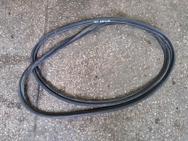Уплотнитель задней 3/5-й двери 74440SWWE01 HONDA
