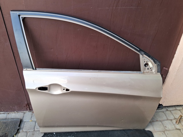 Пассажирская передняя дверь 760044L000 HYUNDAI